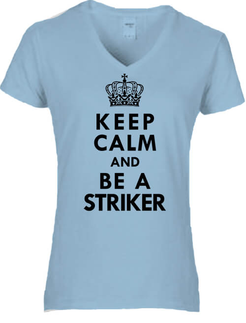 Női V nyakú póló Keep calm striker világoskék